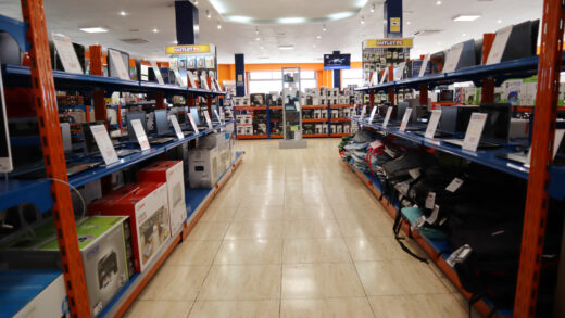 Czy warto kupować sprzęt komputerowy w outlecie? 12