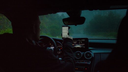 Jak wybrać ładowarkę samochodową? 12