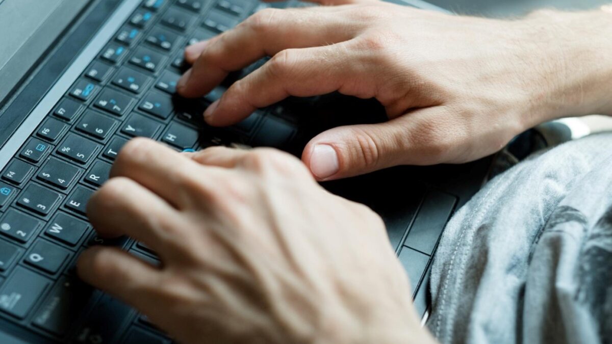 Na czym polega outsourcing specjalistów IT?