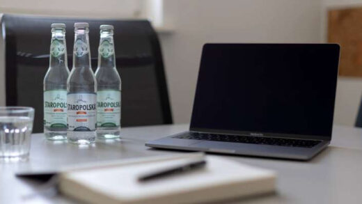 Dostawa wody do biura - bezpłatnie na terenie Polski 8